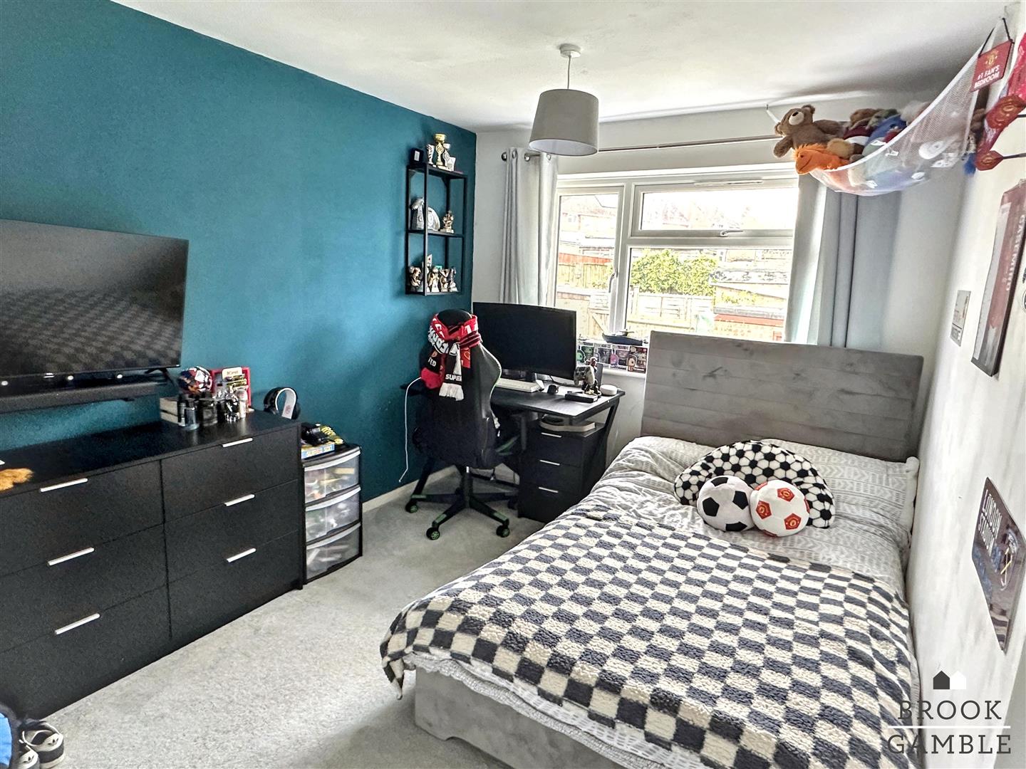 3 Bedroom House. Maywood Avenue in Eastbourne,  15